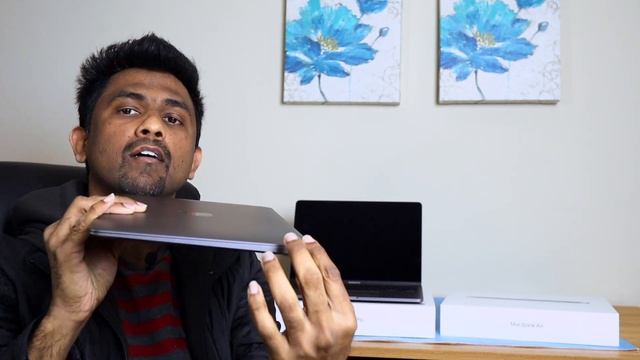 M1 MacBook Air Vs M1 MacBook Pro - Why no one is talking about display quality ? смотреть онлайн