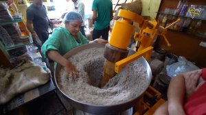 100% Pure Coconut Oil Making l नारियल का तेल ऐसे बनाया जाता है l Nashik Street Food