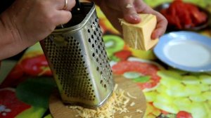 как приготовить пиццу с колбасой | пицца с колбасой и сыром и помидорами