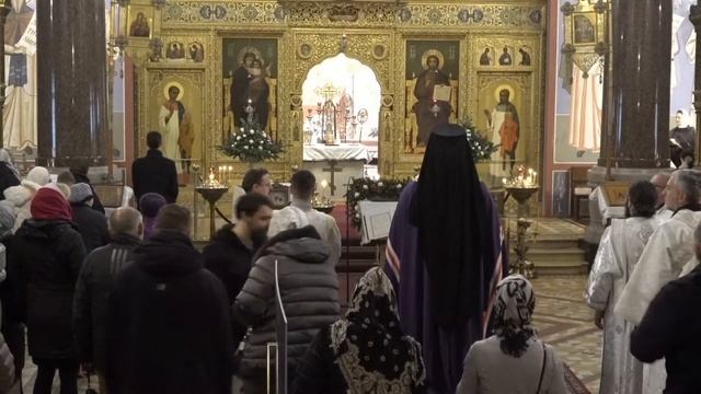 06.01.2023 На́вечерие Рождества Христова. Царские Часы, Вечерня и Литургия Василия Великого смотреть онлайн