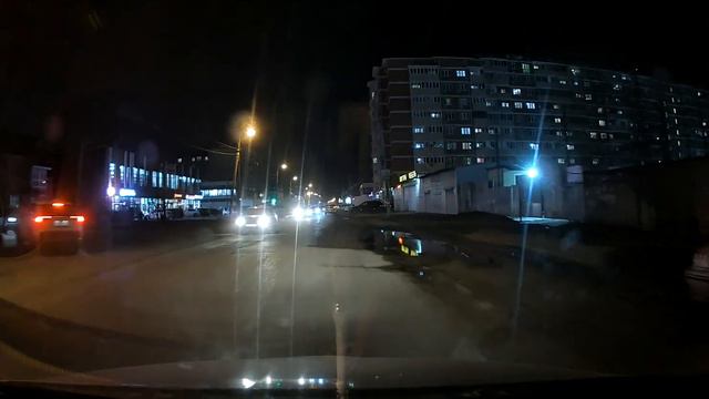 Краснодар. В наглую выезжает и чего то говорит. смотреть онлайн