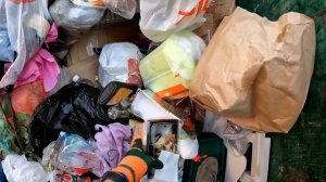 Как я зарабатываю лазая по мусоркам ? Dumpster Diving RUSSIA #64