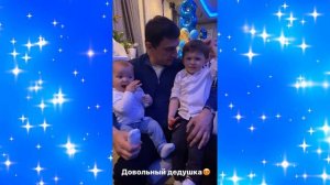 Анастасия Шубская с сыновьями и папой погуляли на детском празднике