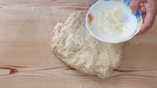 Вкуснейшая выпечка к чаю ! Сахарная плюшка из дрожжевого теста, простой рецепт, а вкус обалденный!