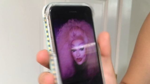 Мейк / Точ в точ / Неугомонная Монро смотреть онлайн