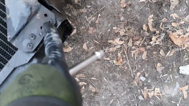 Заезды на стройке! Снимаю и ставлю радиатор на Мане и меняю фару! смотреть онлайн