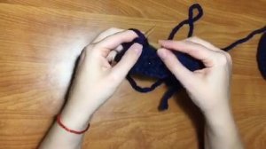 Объемная шапочка английской резинкой. Шапочка такори спицами.