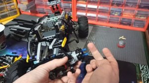 Монстр на багги моторах из Lego Technic