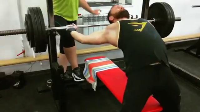 Жим лёжа 135 кг , разовый повтор / Bench press 297lbs. ТЗ Титан Белорецк. смотреть онлайн
