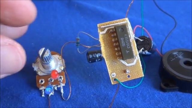 Двух тональный Генератор на К155ЛА3 с Полицейской мигалочкой смотреть онлайн
