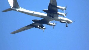 Заход на посадку 4 х ТУ 95МС на авиабазе Энгельс 2