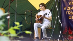 Окуджава -"Молодой гусар" и "Молитва" (исп. Иван Дубовицкий)