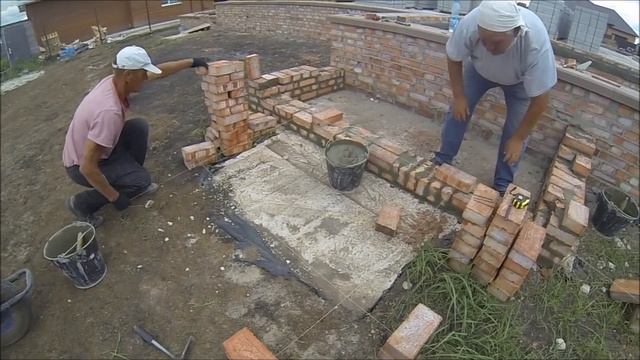 Разметка и кладка крыльца.