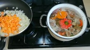 Щи со свининой и свежей капустой