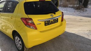 Стильный и Яркий Toyota Vitz 2015 из Японии