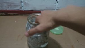 Смогут ли 100 пачек  Силикагеля впитать банку воды