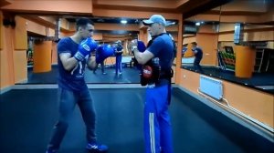 Бокс,отработка ударов в корпус.Boxing,working out bumps in the body