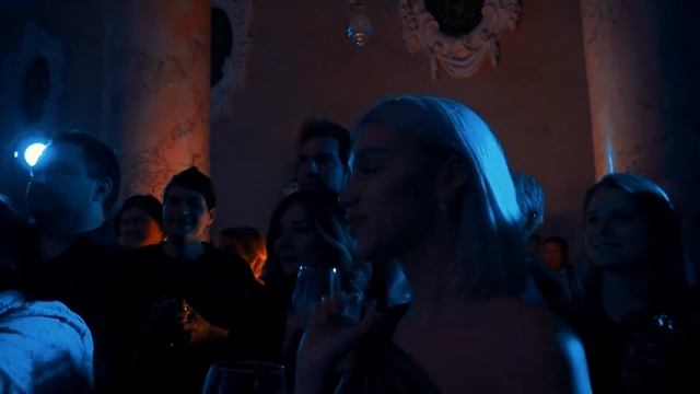 HILTON MOSCOW LENINGRADSKAYA 10 YEARS смотреть онлайн