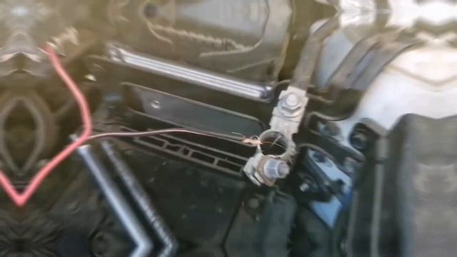 КАК ЗАКРЫТЬ ЗАМЕРЗШУЮ ДВЕРЬ АВТО СО СНЯТЫМ АККУМУЛЯТОРОМ / ЗАКРЫТЬ ЗАМЕРЗШИЙ АВТО