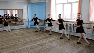 6 класс,  народный танец, станок ДШИ 1,хореографическое отделение