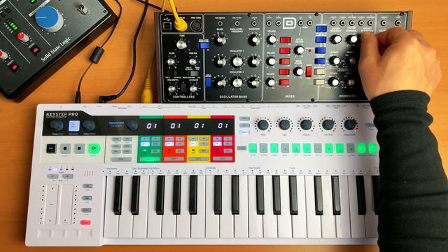Behringer MODEL D - Arturia KEYSTEP PRO Jam смотреть онлайн