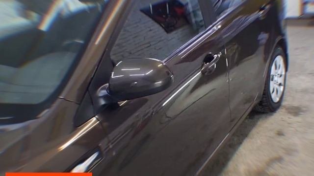 Нанесение защитных покрытий на кузов: керамики и жидкого стекла.