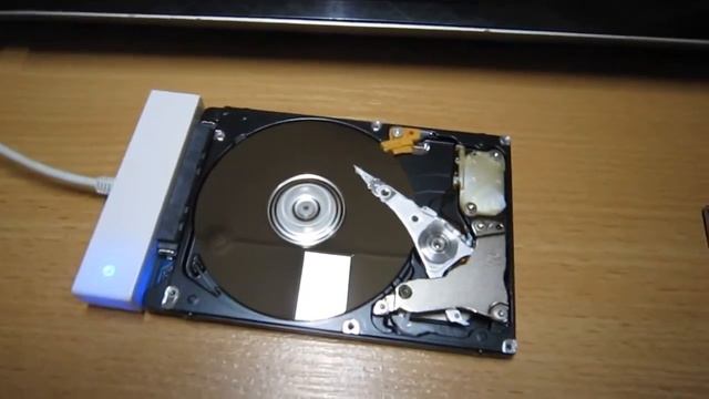 Разобранный жесткий диск. Что внутри жесткого диска? Принцип работы жесткого диска наглядно. блины смотреть онлайн