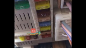 Не роботает уселитель руля Renault Megane 3 1.5 dci (Рено Меган)  \ замемена предохранителя