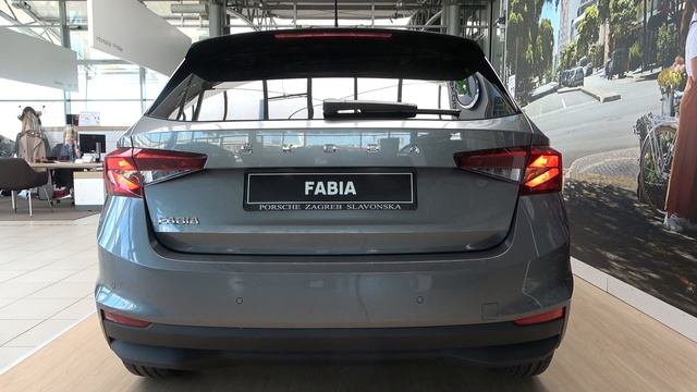 New SKODA FABIA 2022 - basic LED lights & analog cluster demonstration