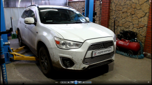 Замена подшипника передней левой ступицы на Mitsubishi ASX  Мицубиси АСХ 1,8 2013 года