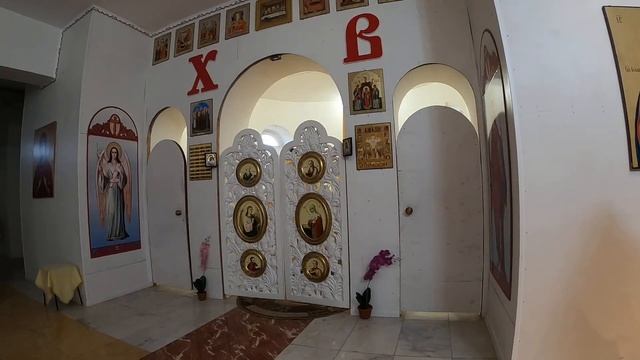 Дорогие братья и сестры! Божественная служба в храме Святой Троицы смотреть онлайн