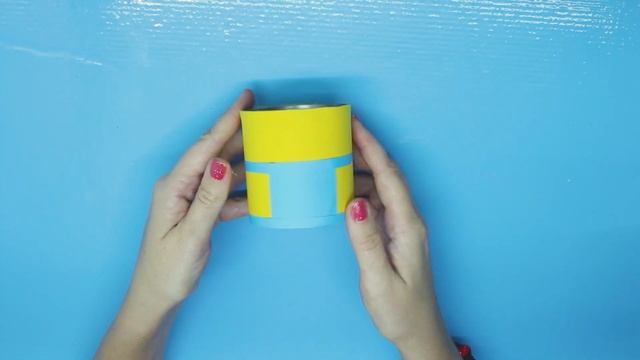 КАК СДЕЛАТЬ ПОДСТАВКУ ДЛЯ РУЧЕК / ПОДСТАВКА ДЛЯ РУЧЕК ИЗ БУМАГИ / ШКОЛЬНЫЕ ЛАЙФХАКИ ОТ BUBLIKSHOW смотреть онлайн