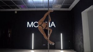 Julia Batory. "Spatchcock" poledance trick. Складка Феникс. Кура гриль))