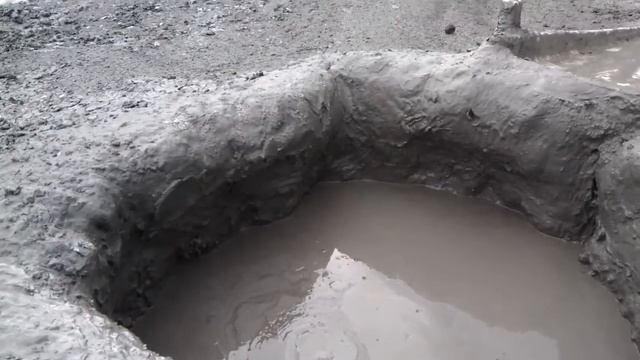 Вулкан Шуго. Купание. Грязевые ванны смотреть онлайн