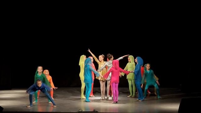 ЯРКИЙ МИР ПОСЛЕ ДОЖДЯ смотреть онлайн