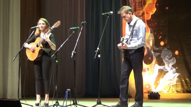 Полина и Александр Брюхины. Песня "На земле лежала лужа" (Слова и музыка Галины Шапкиной)