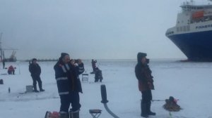 Мини видео-отчет. Финский залив. Кронштадтская колония. Корюшка в пол воды.