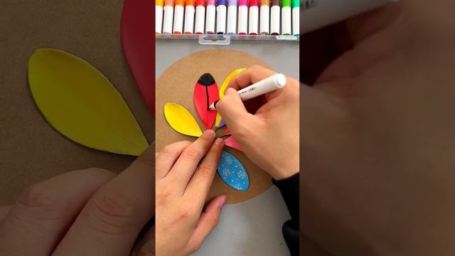 It turns out that drawing on leaves is so beautiful. You must use #acrylic #craft #reels #art смотреть онлайн