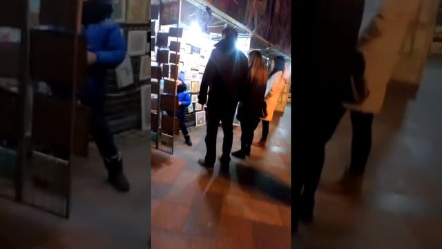 Продажа картин на набережной Ялты