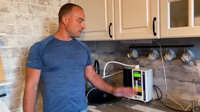 ЖК Спутник угощайтесь живой водой! смотреть онлайн