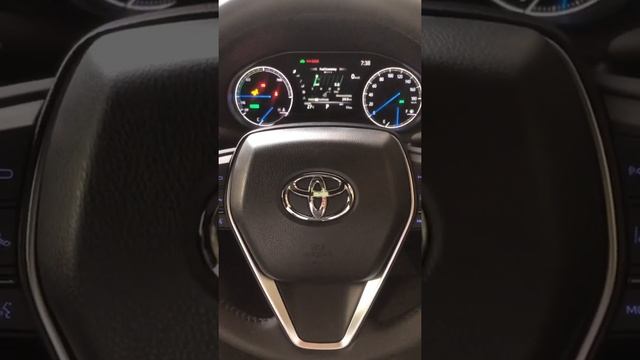 มาดูที่นั่งคนขับกันหน่อย Toyota Harrier Z 2.5 Hybrid смотреть онлайн