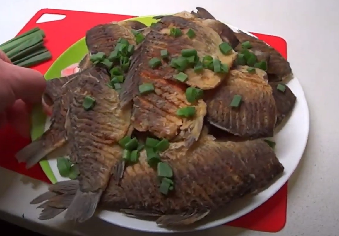Жареный карась без косточек-рецепт- просто и вкусно!