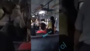 Разъяренная женщина напала на девушку