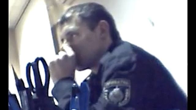 В коровнике Кизякевич вырос А В ЖОПЕ СЛАБО смотреть онлайн