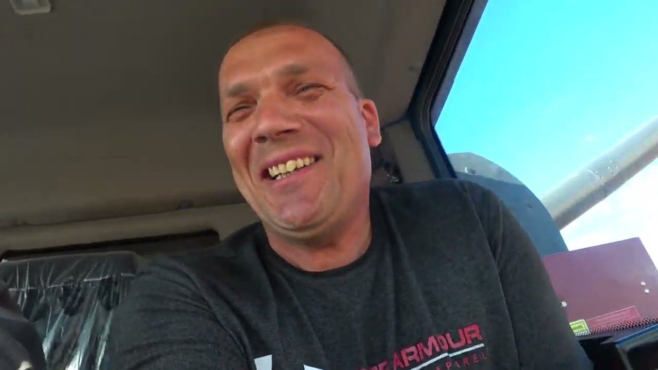 HOWO 8X4 УБОРКА ЗЕРНОВЫХ 2024 СЕРИЯ -1 ( ГРУЖУ 4 БУНКЕРА ) смотреть онлайн