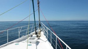 Яхта в океане