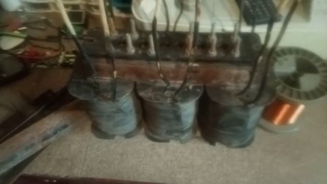 Подарили мощный трёхфазный трансформатор. Буду реставрировать и использовать как разделительный. смотреть онлайн