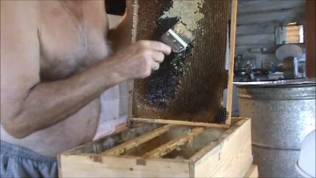 Откачка меда смотреть онлайн