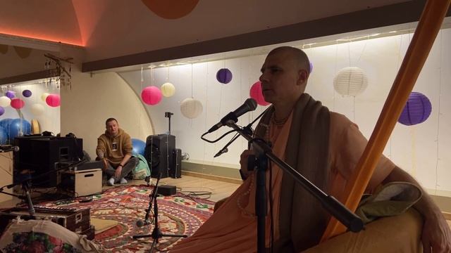 Бхакти Расаяна Сагар Свами | Фестиваль “HOT MILK”. Медитация, преобразующая жизнь. Сочи 24.04.2021 смотреть онлайн