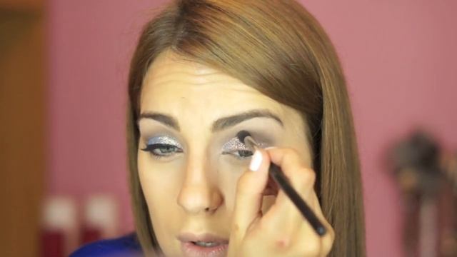 Макияж для ЗВЕЗД с яркими БЛЕСТКАМИ и СТРЕЛКАМИ смотреть онлайн